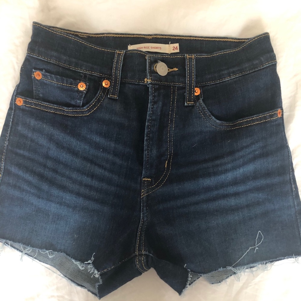 Selling Levi’s shorts